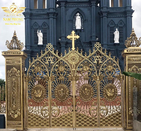 mẫu cổng nhà thờ công giáo đẹp
