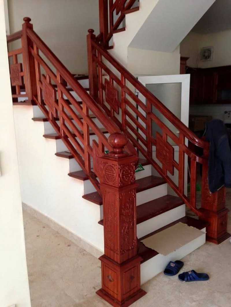Cầu thang gỗ Gỗ Đỏ