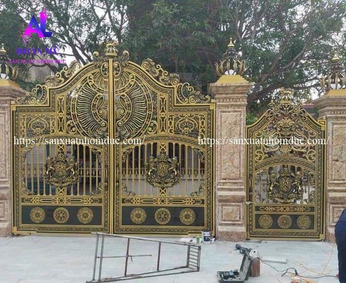 Cổng đồng đúc giá bao nhiêu? 24 Cổng nhôm đúc buckingham
