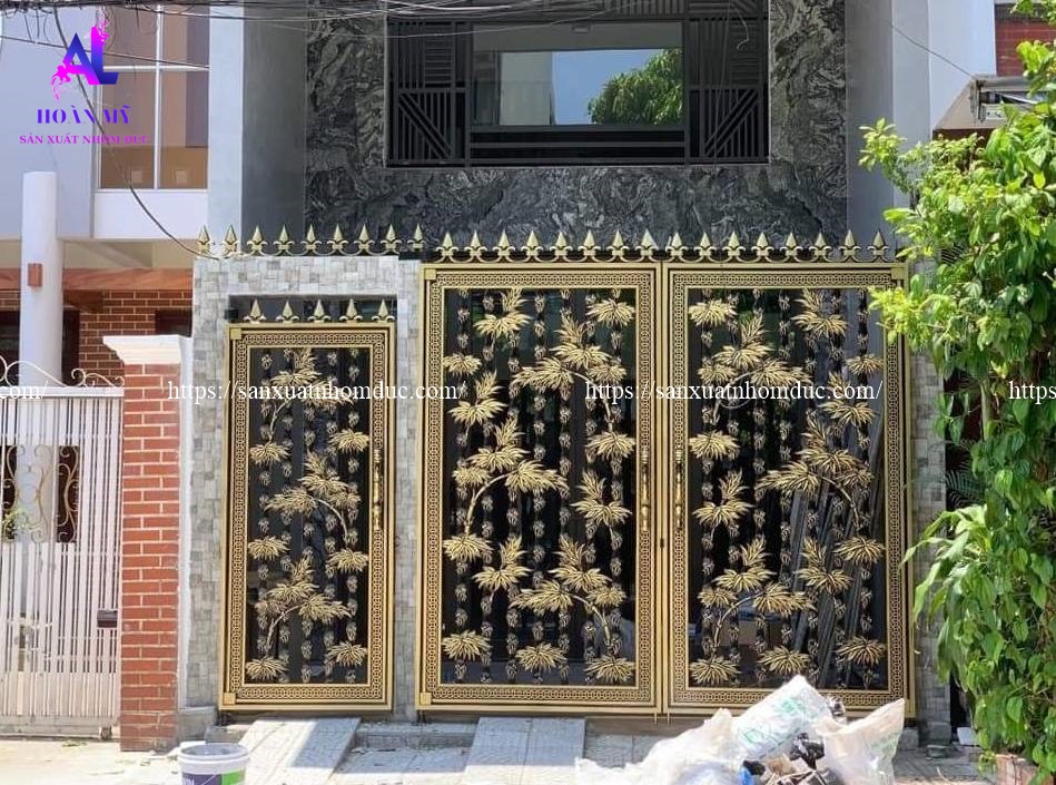 Giá cổng nhôm đúc mạ đồng 8 Cổng nhôm đúc hoa lá tây